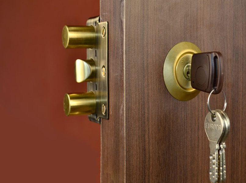 8023 - Main Door Lock
