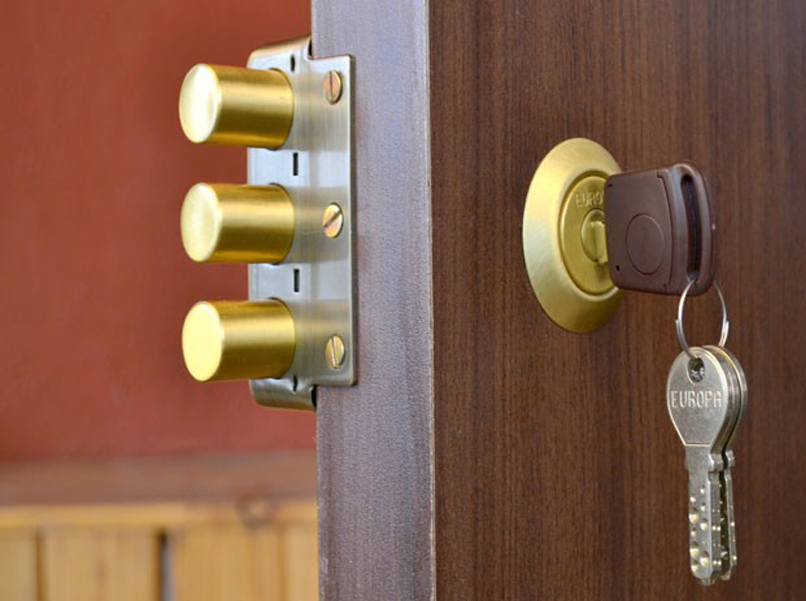 8123 - Main Door Lock